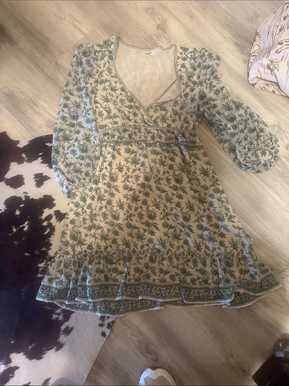 Max Studio Sage Green Floral V-Neck Ruffle Hem Dress